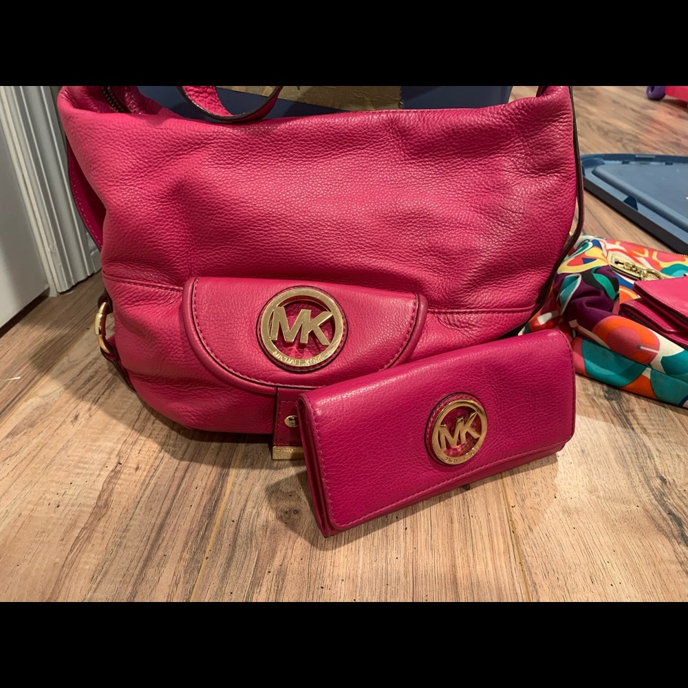 Large Michael Kors bag and wallet